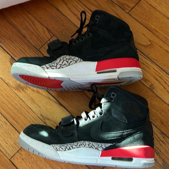 Air Jordan Legacy 312 Low Black Red CD7069 006 size 9. - Picture 2 of 3